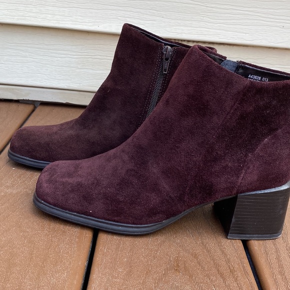 White Mountain Suede Ankle Boots - Picture 4 of 9